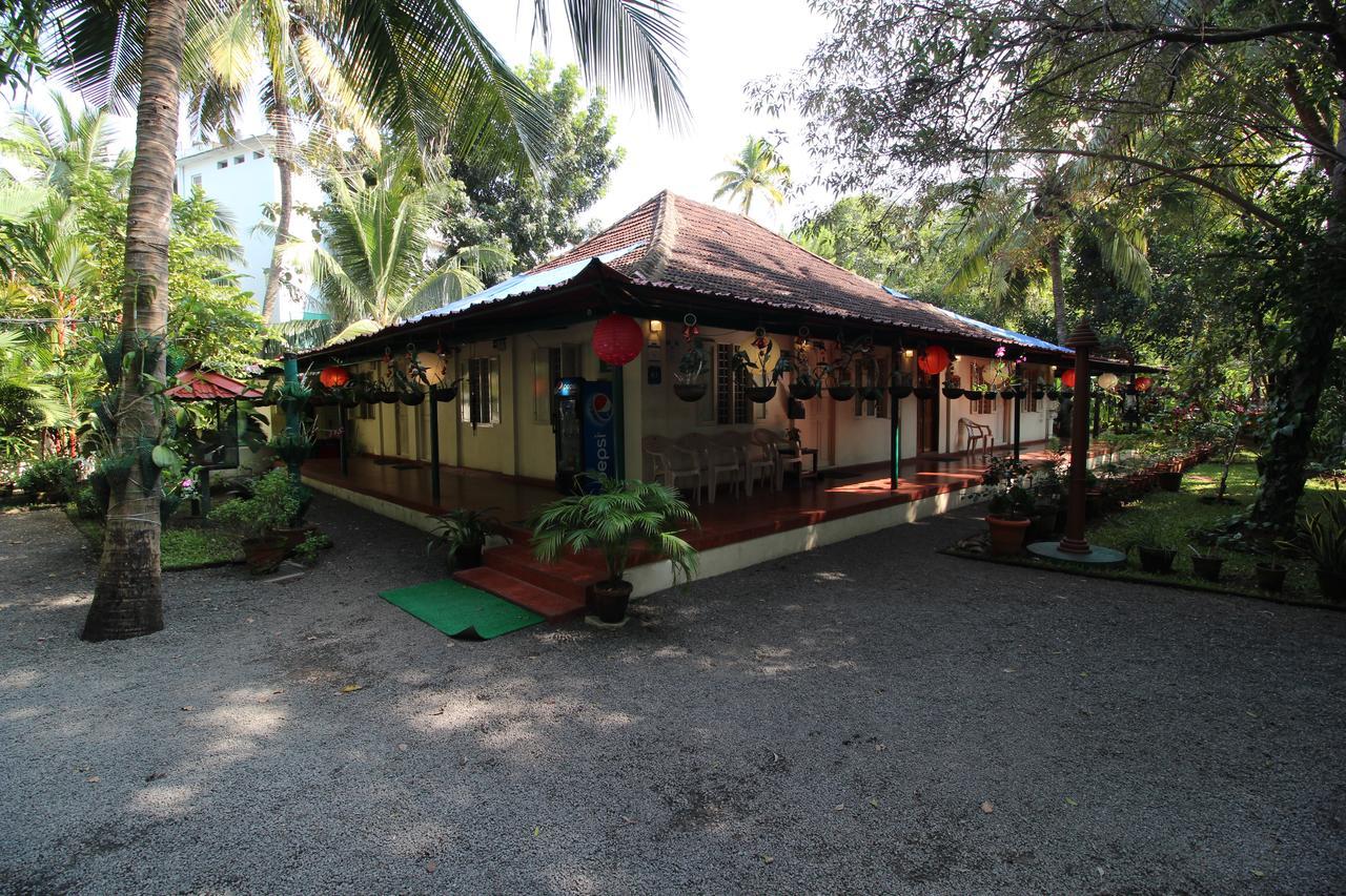 Palm Grove Service Villa Kochi Exterior photo