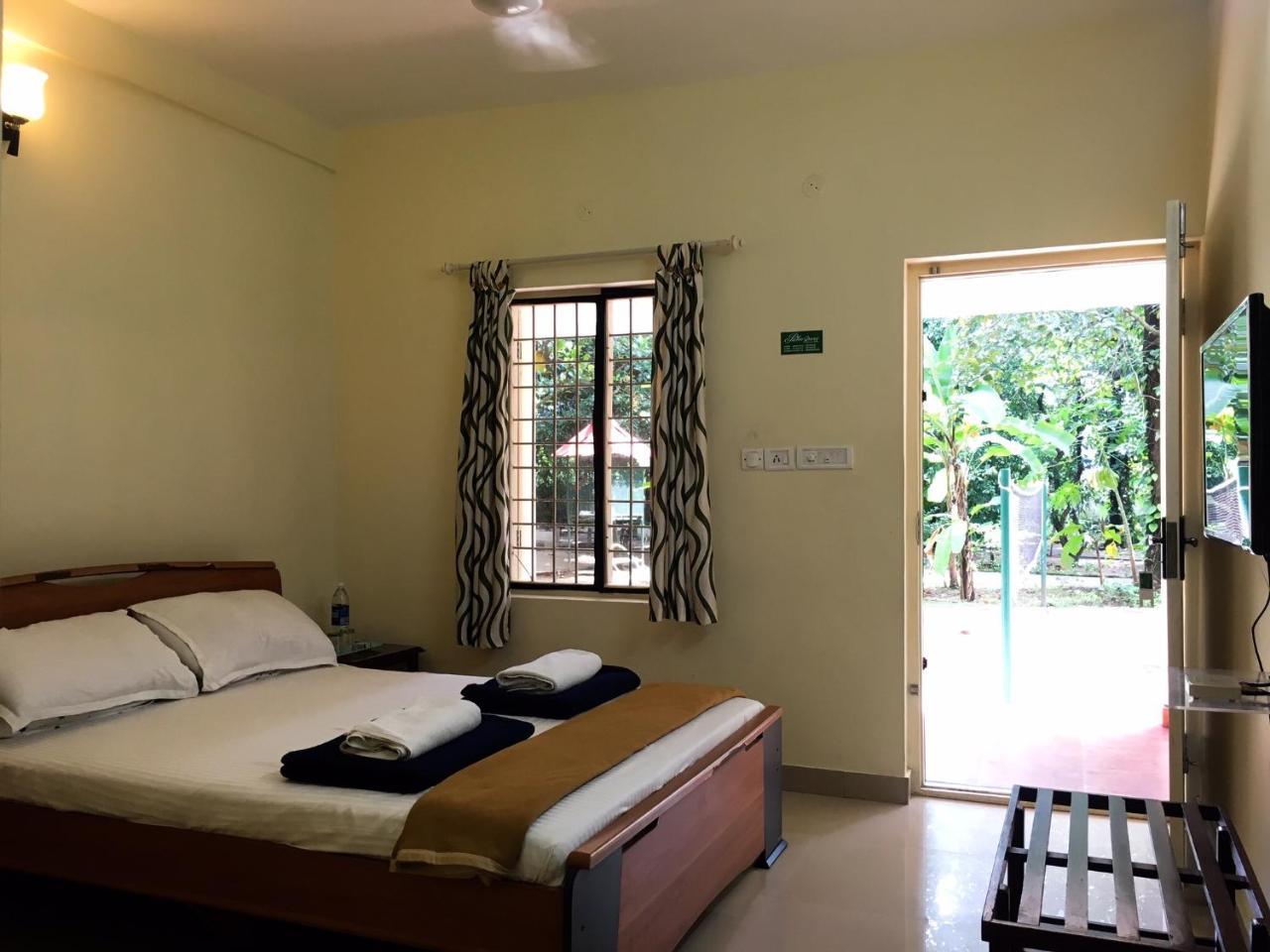 Palm Grove Service Villa Kochi Exterior photo