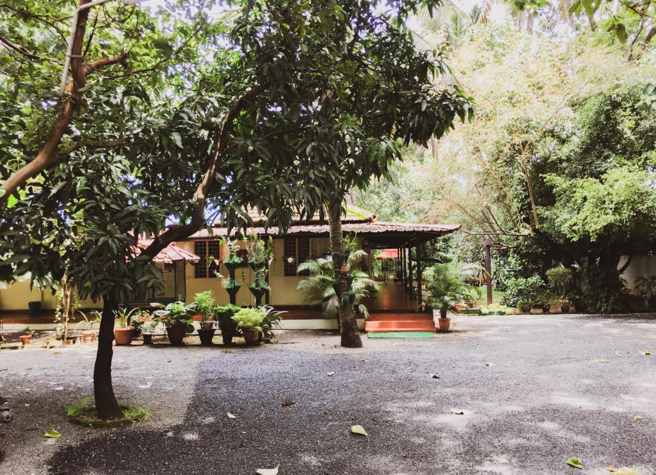 Palm Grove Service Villa Kochi Exterior photo